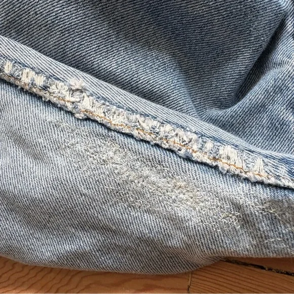 Vintage Levi’s 501 Light Wash Blue Jeans Made in Canada - Picture 11 of 13